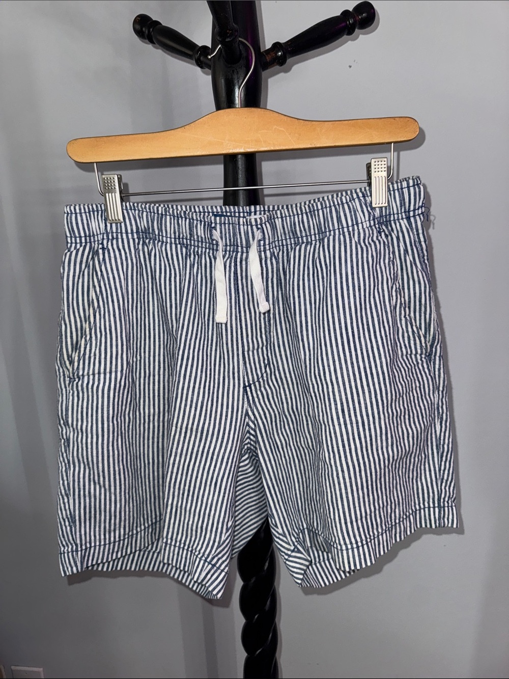 Old Navy Blue and White Striped Men’s Shorts 32.T